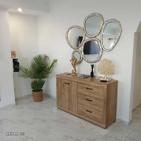 Marina Breeze House *