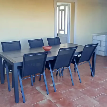 Marina Breeze House בית נופש *