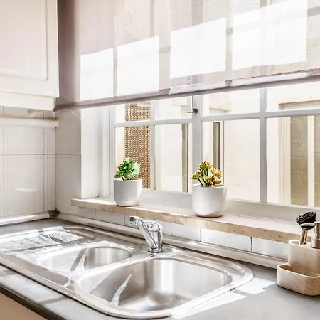 Marina Breeze House بيت للعطل