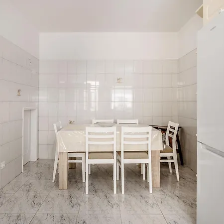 Marina Breeze House بيت للعطل